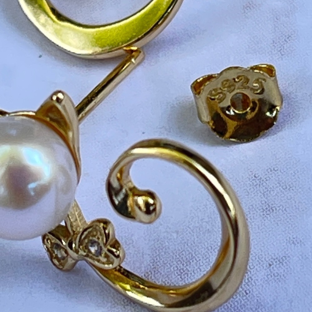 NEW 925S Real 6mm Cultured Freshwater Pearl Cat Shape Stud Earrings - Gold Tone - Picture 8 of 10